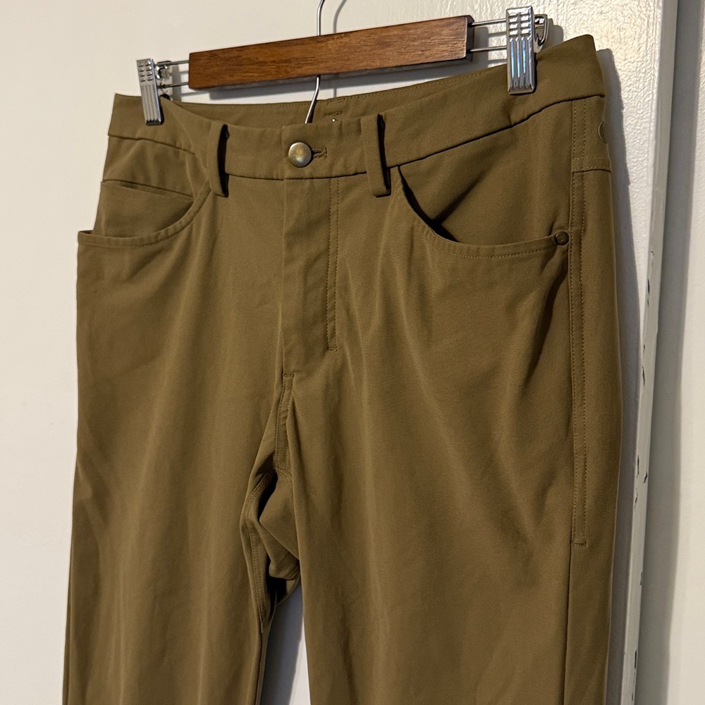 Lululemon ABC Pant Men 30x32 Tan Classic Fit Warpstreme Stretch Chino LM5335SE - Picture 4 of 13